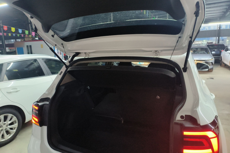 大众 途铠 2023款 1.5L 自动风尚版局部细节23