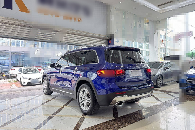 奔驰GLB 2020款 改款 GLB 200 动感型车身外观6008