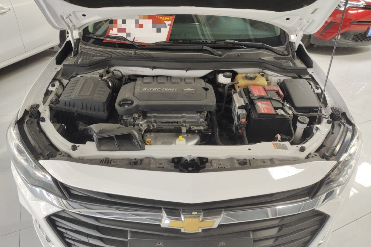 雪佛兰 科鲁泽 2020款 320 自动悦畅版机舱底盘24