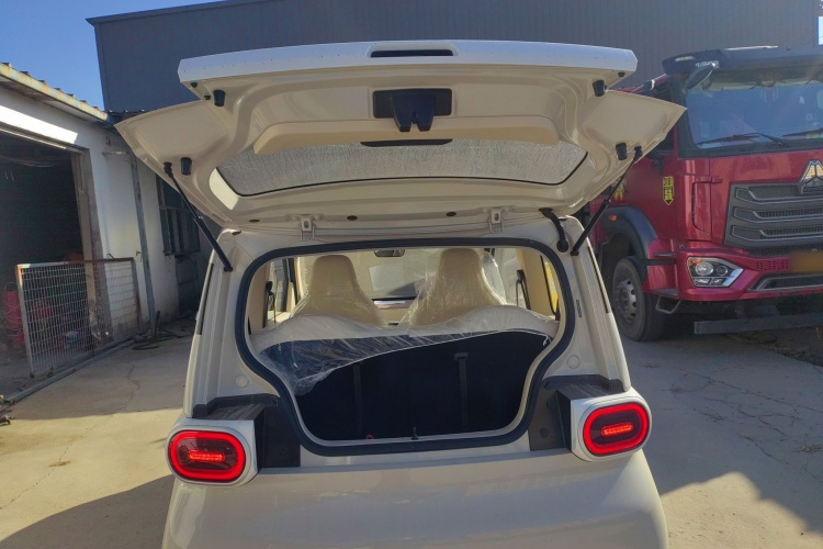 五菱汽车 宏光MINIEV 2024款 第三代 215km 青春版机舱底盘23