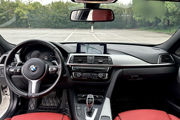 宝马3系 2019款 320i M运动曜夜版中控内饰7004