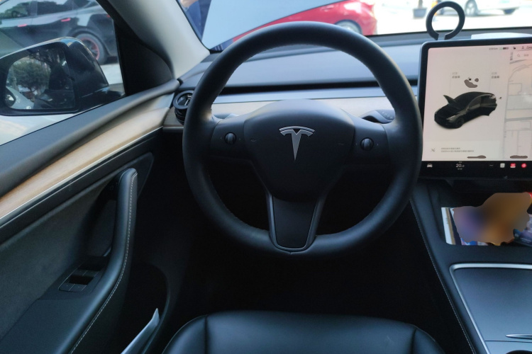特斯拉 Model Y 2021款 标准续航后驱版中控内饰13