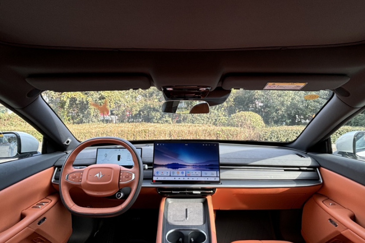 东风奕派 eπ007 2025款 纯电 565四驱Max领航版中控内饰7003