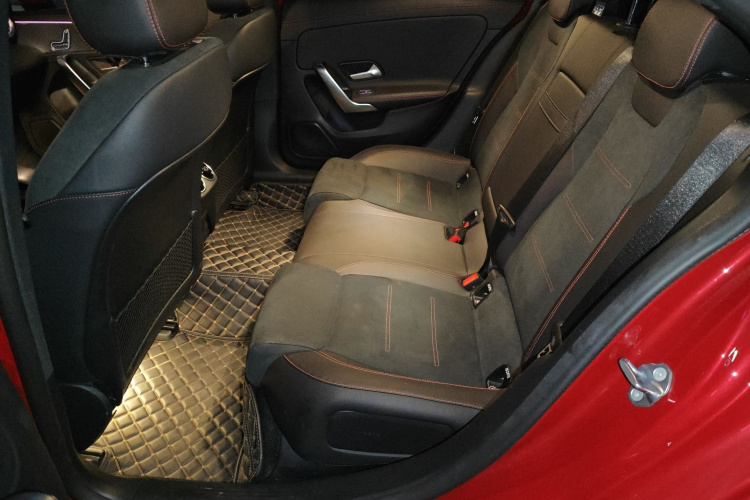 奔驰A级 2023款 A 200 L 时尚型中控内饰7004