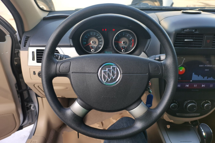 别克 凯越 2013款 1.5L 自动经典型中控内饰13