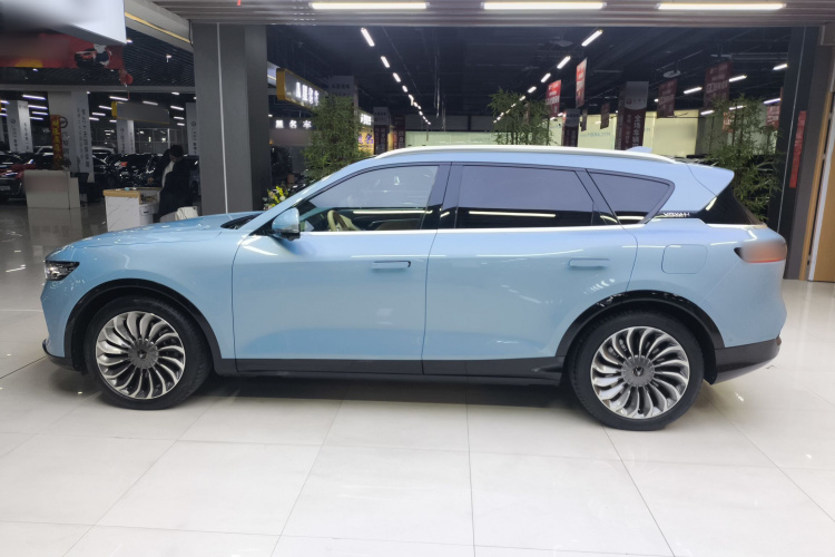 岚图汽车 岚图FREE 2021款 四驱标准增程专属豪华套装车身外观4