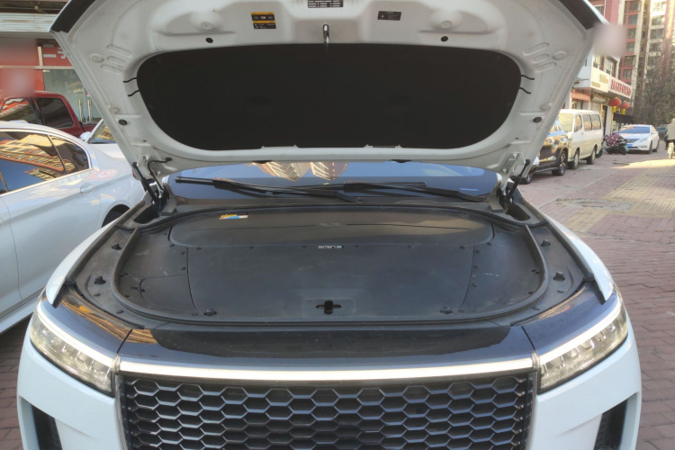 理想汽车 理想ONE 2021款 增程6座版机舱底盘24