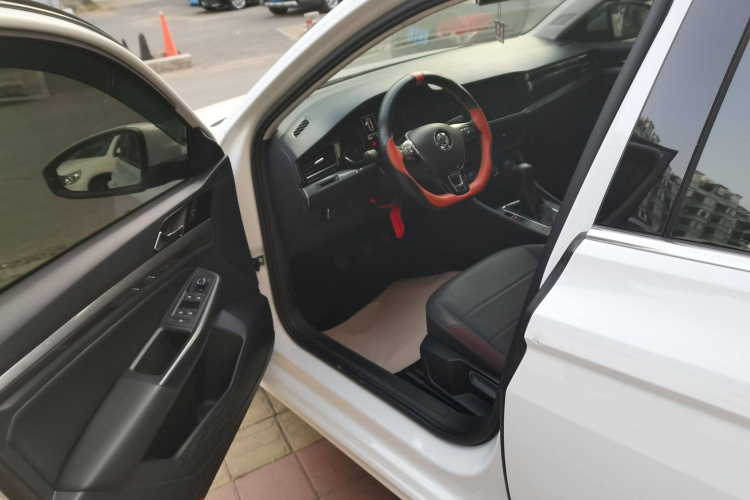 大众 宝来 2019款 改款 1.5L 手动舒适型 国VI中控内饰19