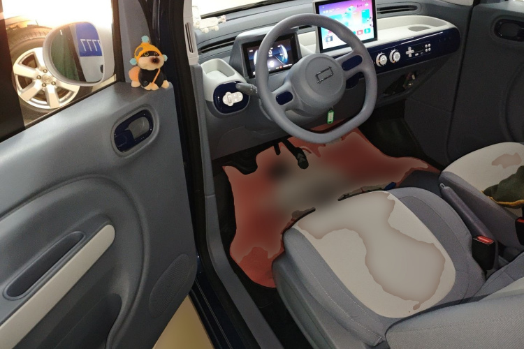 奔腾小马 2025款 222km 闪电马中控内饰20