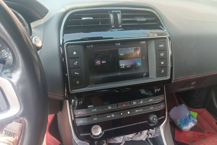 捷豹XE 2017款 2.0T 200PS R-Sport局部细节16