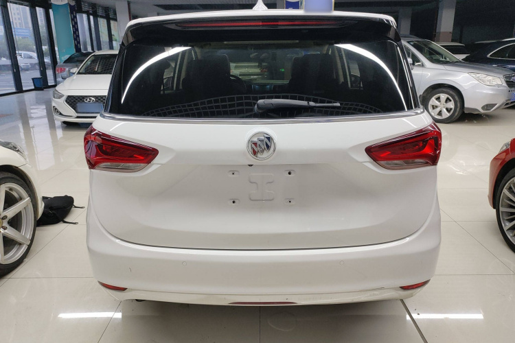 别克GL6 2018款 18T 6座尊贵型车身外观6