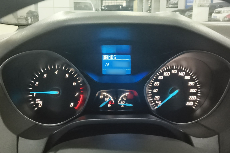 福特 福克斯 2012款 三厢 1.6L 自动舒适型局部细节14