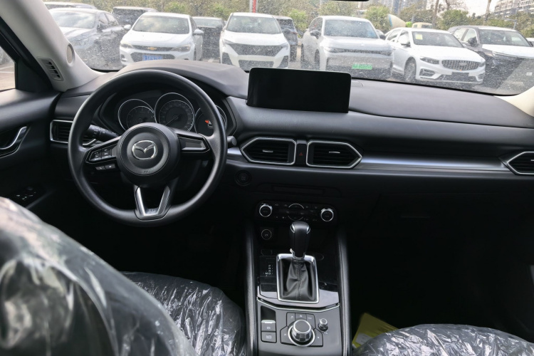 马自达CX-5 2024款 2.0L 自动两驱舒适型中控内饰7001