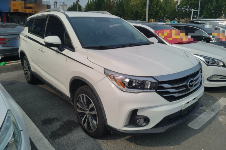 广汽传祺 传祺GS4 2016款 235T G-DCT豪华版车身外观3