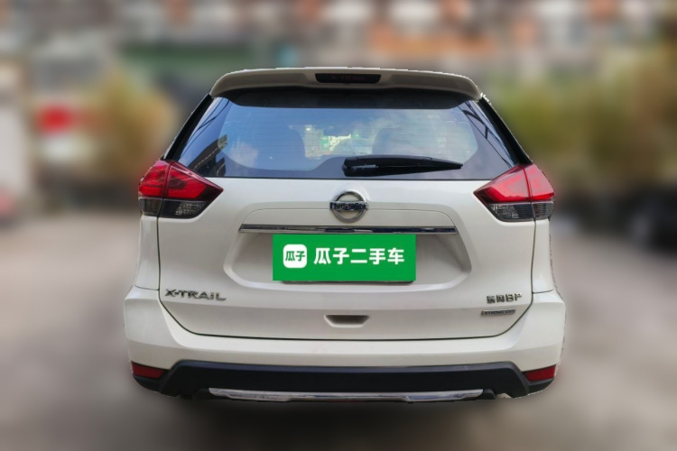 日产 奇骏 2019款 2.0L CVT智联七座舒适版 2WD车身外观6