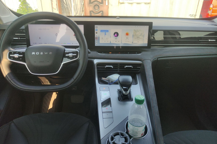 荣威D5X DMH 2024款 135科技版中控内饰7003