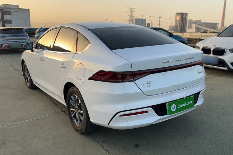 比亚迪 秦PLUS 2024款 荣耀版 DM-i 55KM领先型车身外观6007