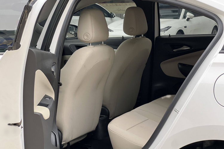 别克 凯越 2020款 15N CVT精英型中控内饰7003