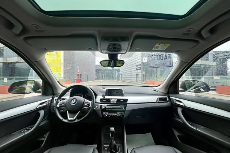 宝马X1 2018款 sDrive20Li 领先型中控内饰7002