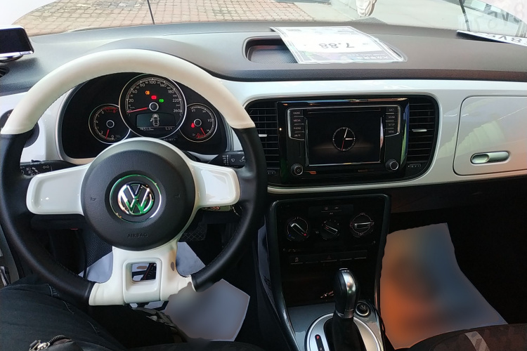 大众 甲壳虫 2017款 180TSI 宜乐版中控内饰12