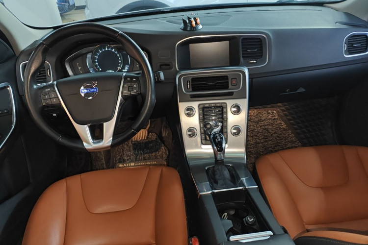 沃尔沃S60 2016款 S60L T4 智远版中控内饰7002