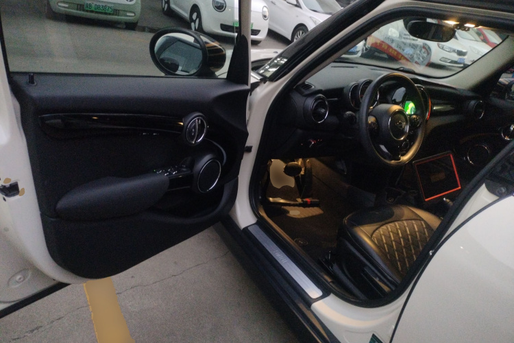 MINI 2019款 1.5T ONE PLUS 五门版中控内饰7003