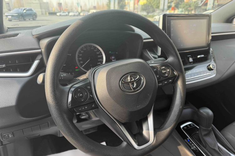 丰田 雷凌 2022款 双擎 1.8H E-CVT豪华版中控内饰7010