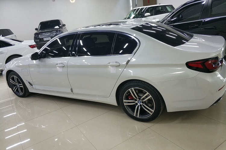 宝马5系新能源 2022款 改款 535Le 豪华套装车身外观4