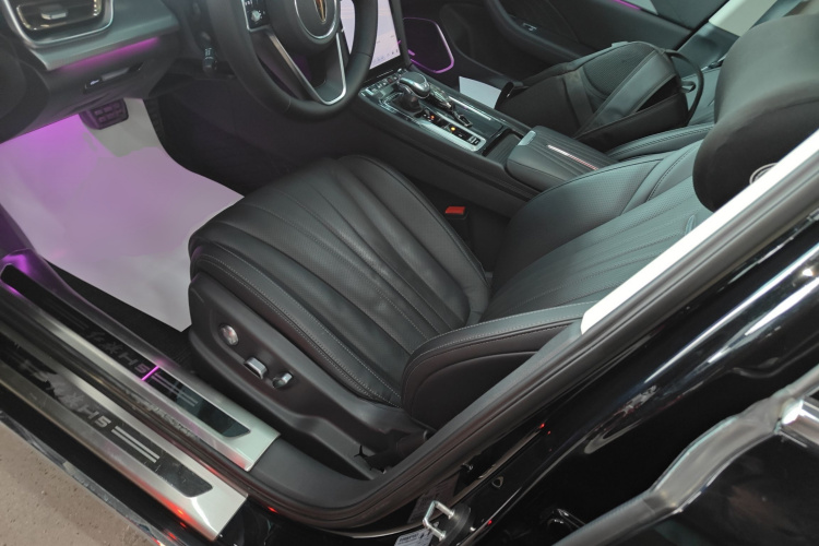 红旗H5 2023款 2.0T 自动智联旗畅版局部细节19