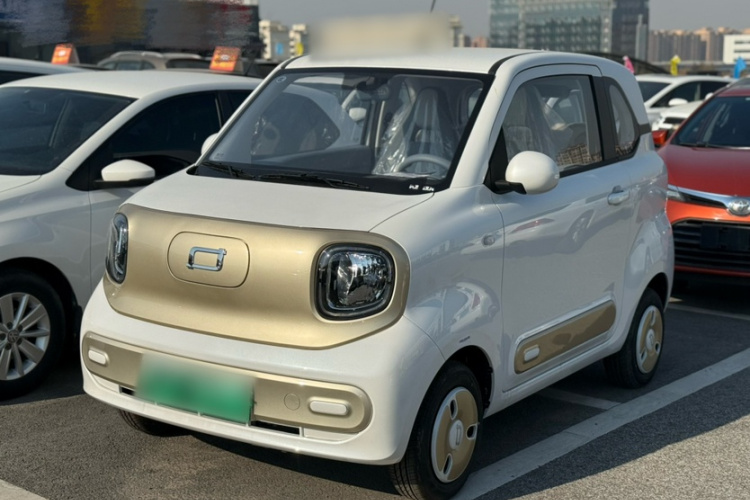 奔腾小马 2026款 222km 闪耀马车身外观1