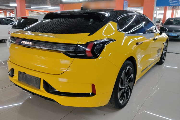 极氪001 2021款 长续航双电机 WE版车身外观7