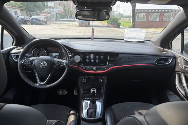 别克 威朗 2016款 两厢GS 20T 双离合纵情运动型中控内饰7003