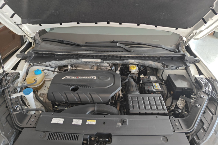 广汽传祺 传祺GS4 2020款 270T 自动精英科技版机舱底盘24