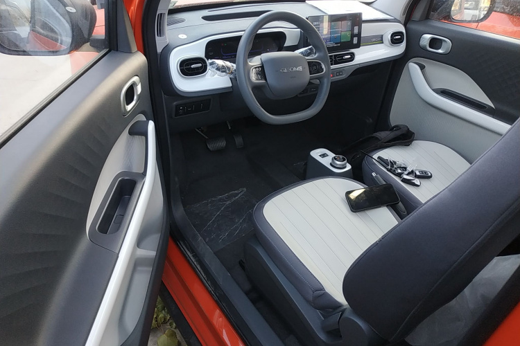 吉利银河 2025款 210km 熊猫骑士中控内饰20