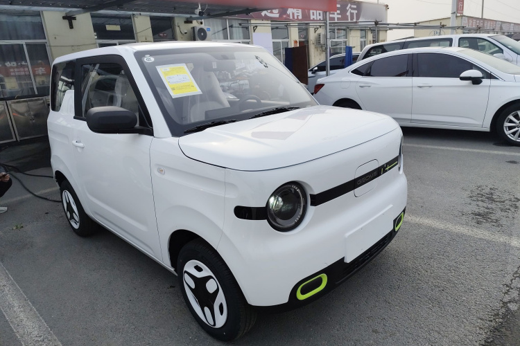 吉利银河 熊猫 2025款 210km 元气熊车身外观3