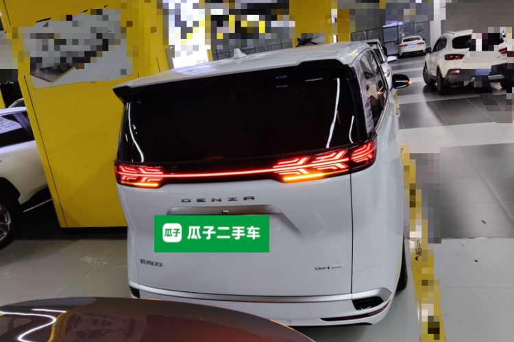 腾势D9 2024款 DM-i 980 四驱尊荣型车身外观6