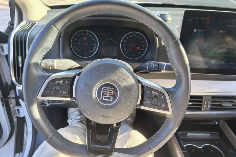 比亚迪 唐新能源 2018款 DM 2.0T 全时四驱智联创睿型 7座 国V局部细节13