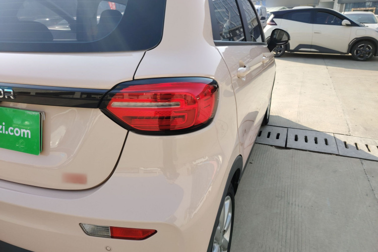 零跑汽车 零跑T03 2022款 琥珀版车身外观9