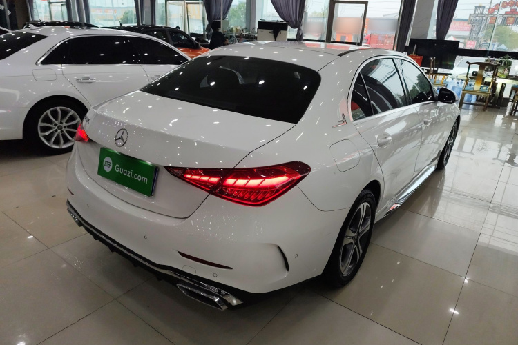 奔驰C级 2022款 改款 C 200 L 运动版车身外观7