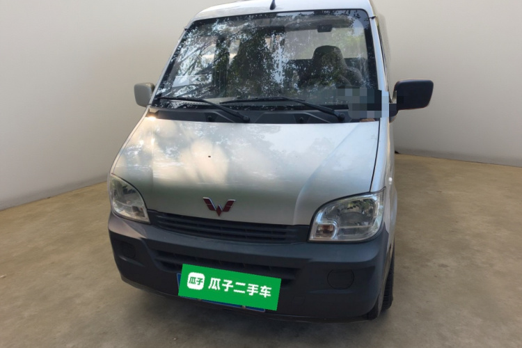 五菱汽车 五菱之光 2023款 1.5L 实用型 5/7座车身外观2