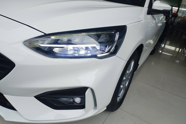 福特 福克斯 2021款 两厢 EcoBoost 180 自动锋潮型局部细节36