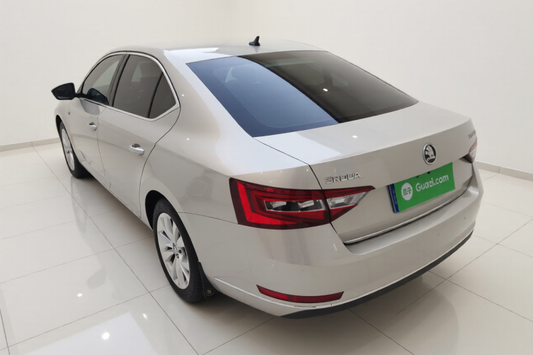 斯柯达 速派 2018款 TSI330 DSG舒适版 国V车身外观5