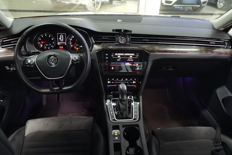 大众 迈腾 2017款 330TSI DSG 豪华型中控内饰7002