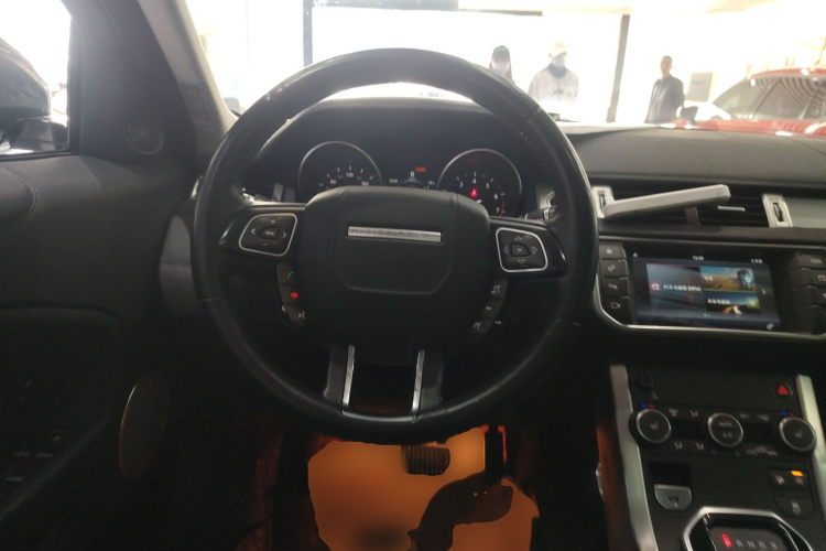 路虎 揽胜极光 2017款 2.0T 英伦锋尚版中控内饰13