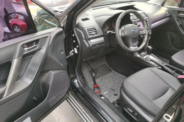 斯巴鲁 森林人 2013款 2.5i 自动精英版中控内饰7002