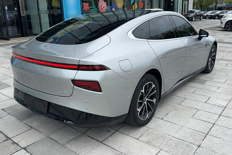 小鹏P7 2021款 480N车身外观6003