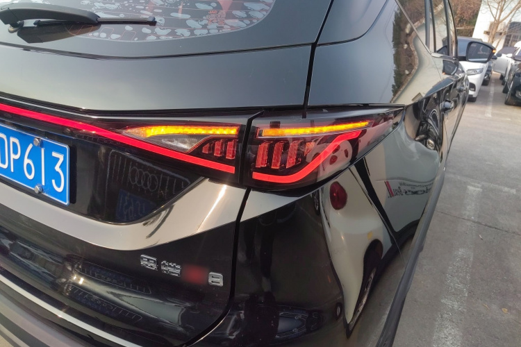 思皓X8 2021款 300T DCT尊贵智联版 5座车身外观9