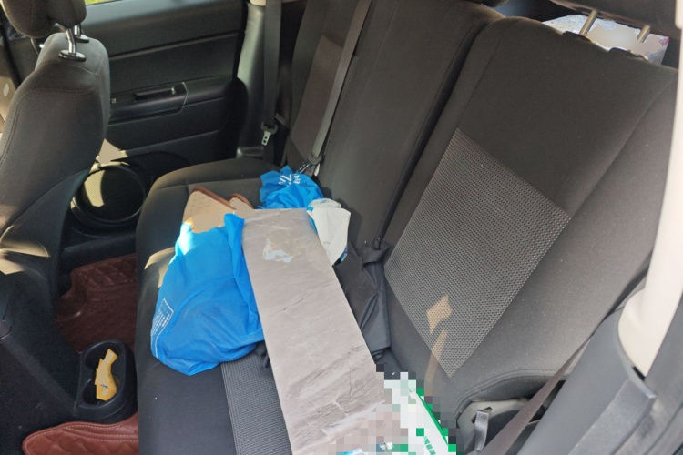 Jeep 自由客 2015款 2.4L 运动版中控内饰21