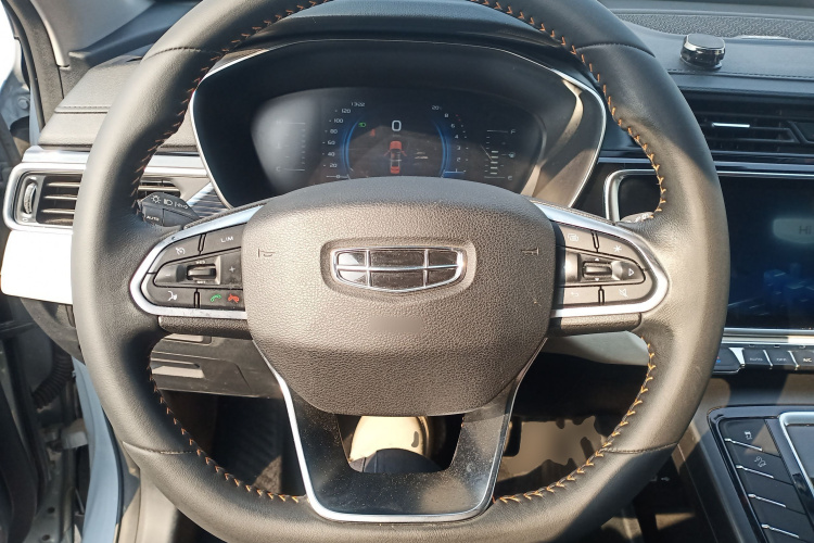 吉利汽车 2022款 博越X 1.8TD DCT智慧型中控内饰13