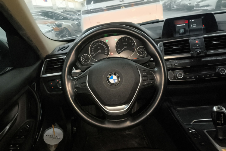 宝马3系 2018款 320Li 时尚型中控内饰13